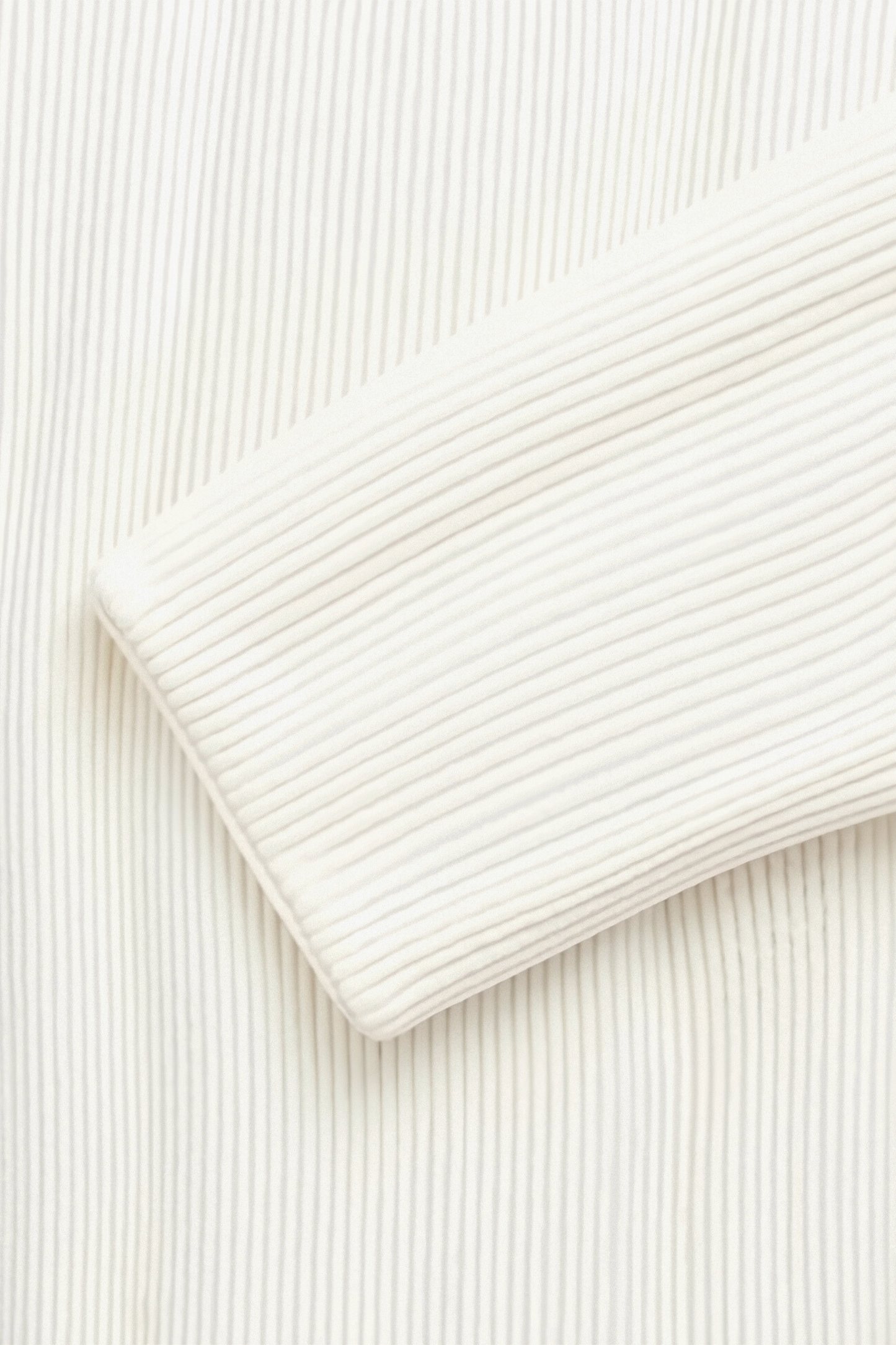 Luxurious Solid Knitted Crew Jacket